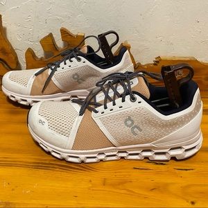 On Swiss Engineering and Cloudtec shoe Womens 9.5